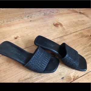 Cole Haan low heel weave sandals 🌴